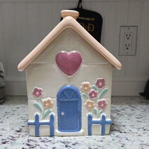 Charming Ceramic House Decor with Heart and Flowers